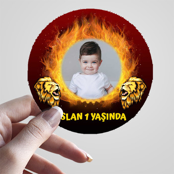 Aslan ile Ateşli Çerçeve Temalı Sticker