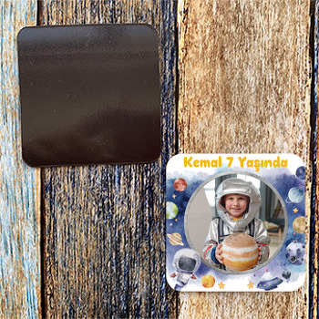 Astronot ile Soft Tonlarda Gezegenler Temalı Magnet