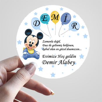 Bebek Mickey Mouse ile Beş Harfli Balon Temalı Sticker