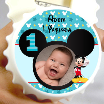 Bir Yaş Mickey Mouse Temalı Resimli Kapak Şekilli Magnet Açacak