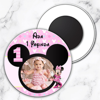 Bir Yaş Minnie Mouse Temalı Resimli Daire Plastik Magnet