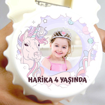 Bulutlar İçerisinde Unicorn Temalı Kapak Şekilli Magnet Açacak