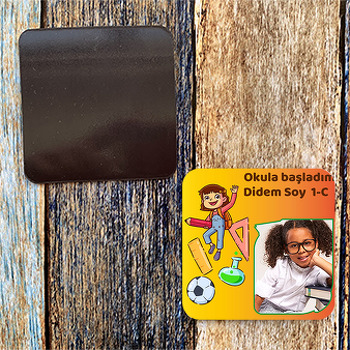 Cetveller ile Kız Öğrenci Temalı Kare Magnet