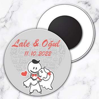 Çizgisel Gelin Damat ile Gri Love Fon Temalı Daire Plastik Magnet