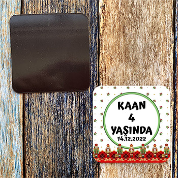 Fındıkkıran Asker ile Yeni Yıl Temalı Kare Doğum Günü Magnet