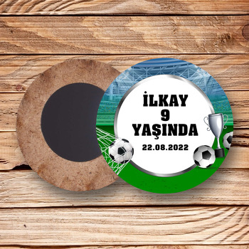 Futbolcu Kupa Temalı Ahşap Daire Magnet