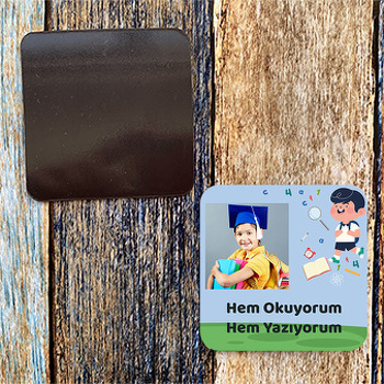 Harfler ile Erkek Öğrenci Temalı Kare Magnet