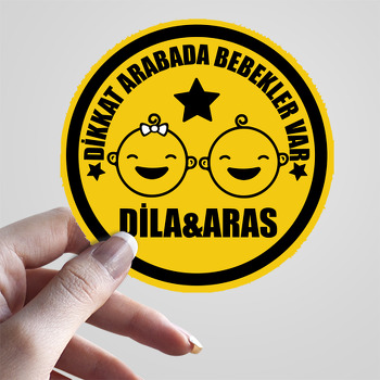 İkiz Kız ve Erkek Bebek ile Dikkat Bebek Var Temalı Sticker