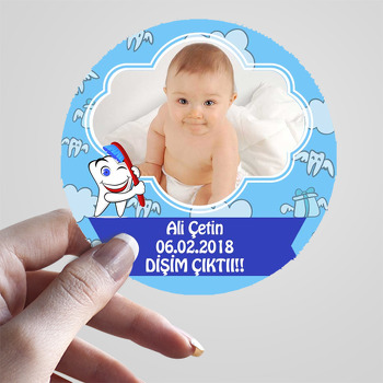 Kırmızı Diş Fırçalı Erkek Bebek Temalı Diş Buğdayı Sticker