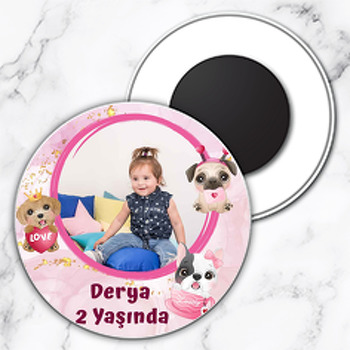 Köpekler ile Pembe Fon Temalı Resimli Daire Plastik Magnet