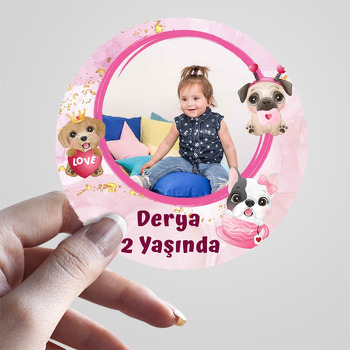 Köpekler ile Pembe Fon Temalı Resimli Sticker