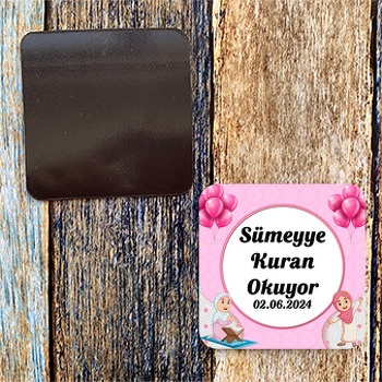 Kuran Okuyorum Pembe Temalı Kare Magnet