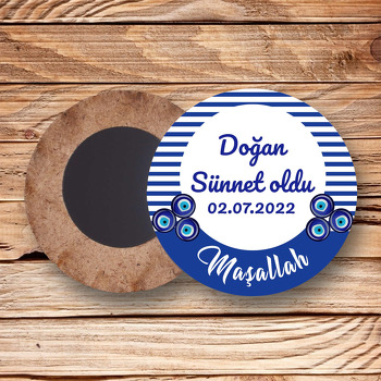 Mavi Çizgili Fonda Çintemani Nazar Boncukları ile Sünnet Temalı Daire Ahşap Magnet