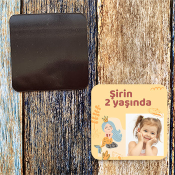 Mavi Saçlı Denizkızı Kumsalda Temalı Kare Magnet