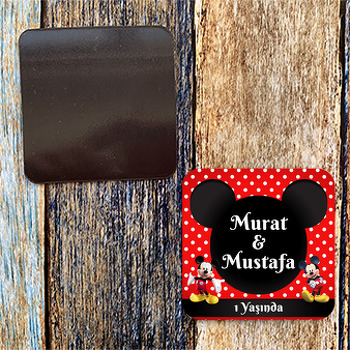 Mickey Mouse Kırmızı Fonda İkiz Temalı Doğum Günü Magnet