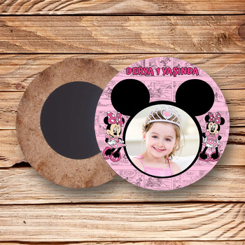 Minnie Mouse Çizgi Roman Fon Temalı Daire Ahşap Magnet