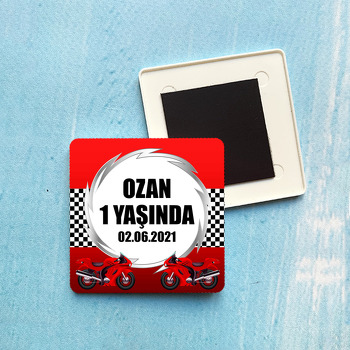 Motorsiklet ile Kırmızı Fon Temalı Plastik Kare Hediyelik Magnet