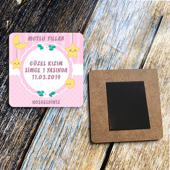 Pembe Ay Ve Yıldız Temalı Kare Ahşap Magnet