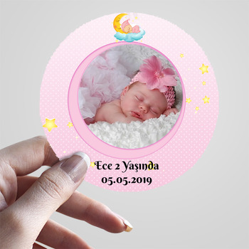 Pembe Aydede Temalı Resimli Sticker