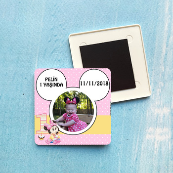 Pembe Baby Mickey Temalı Doğum Günü Plastik Kare Magnet