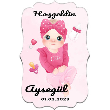 Pembe Kıyafetli Şirin Bebek ile Eşyaları Temalı Özel Kesim Magnet