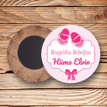 Pembe Kurdeleli Bebek Ayakkabı Temalı Daire Ahşap Magnet