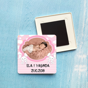 Pembe Tavşan  Temalı Kare Plastik Kare Magnet