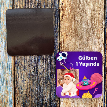 Pembe Uzay Gemisi Temalı Kare Magnet