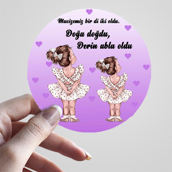 Puantiyeli Elbiseli Kız Kardeşler ile Lila Kalpli Fon Temalı Sticker