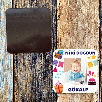 Renkli Flama ile Hediye Paketi Temalı Kare Magnet