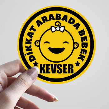 Sarı Fonda Kız Bebek ile Dikkat Bebek Var Temalı Sticker