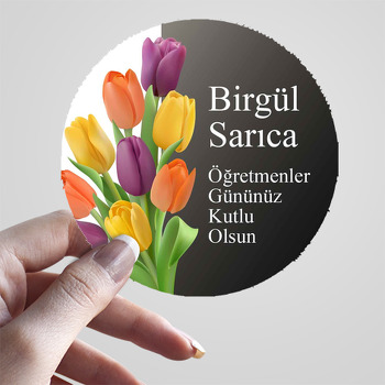 Sarı Turuncu Laleler ile Siyah Beyaz Fon Temalı Sticker