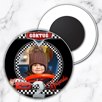 Şimşek Mcqueen 2 Yaş Temalı Daire Plastik Doğum Günü Magnet