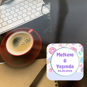 Soft Renklerle Donut Macaron ile Dondurma Temalı Bardak Altlığı