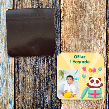 Süpriz Panda Sarı Fon Temalı Kare Magnet