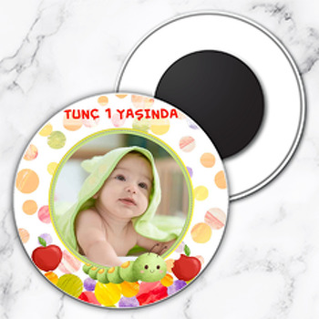 Tırtıl ile Elma Temalı Resimli Daire Plastik Magnet